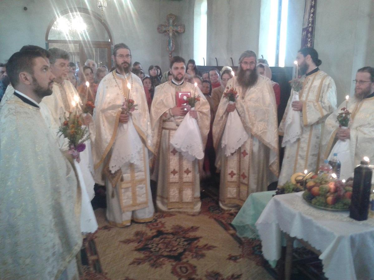 Slujbă în sobor de preoți